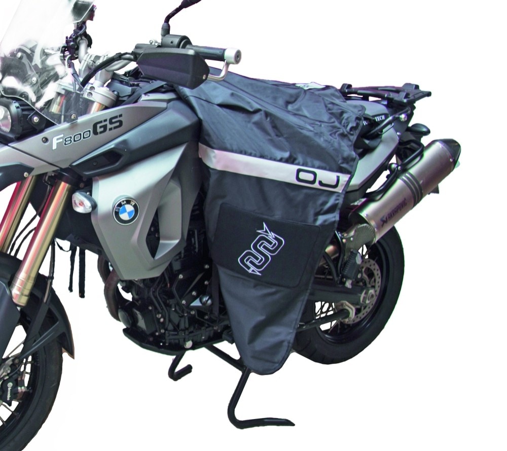 OJ ATMOSFERE PRO MOTO Coperta paragambe Caratteristiche Doppia imbottitura termica amovibile; inserti riflettenti; inserti ignifughi Taglia Unica Colori Unico Prezzo euro 109,90